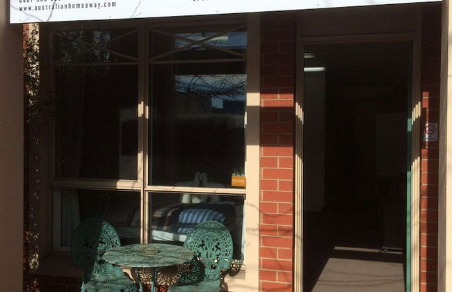 Box Hill Studios 4 at Canterbury Gardens - Photo 2