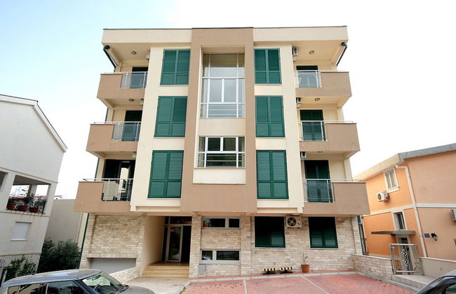 Apartments Mirista - Photo 1
