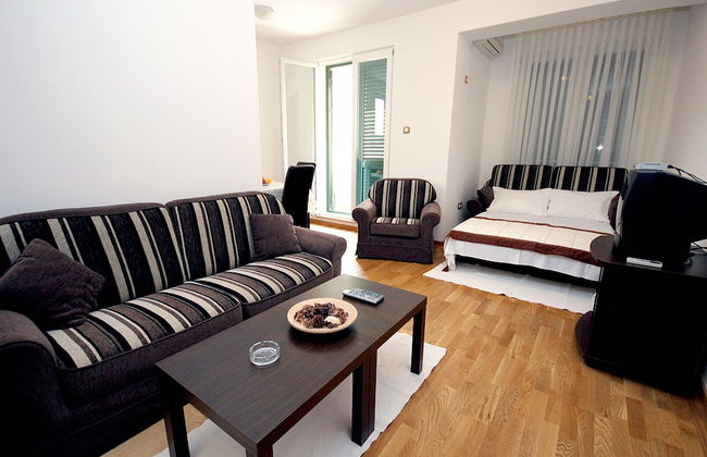Apartments Mirista - Photo 8