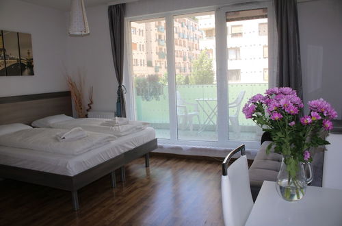 Photo 6 - Corvin Holiday Apartment Hotel