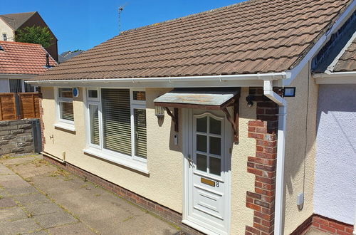 Photo 1 - Captivating 2 Bedroom Bungalow in Mumbles