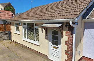 Photo 1 - Captivating 2 Bedroom Bungalow in Mumbles