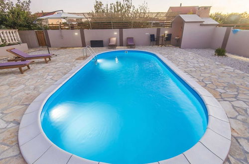 Photo 16 - Charming Holiday Home With Private Pool