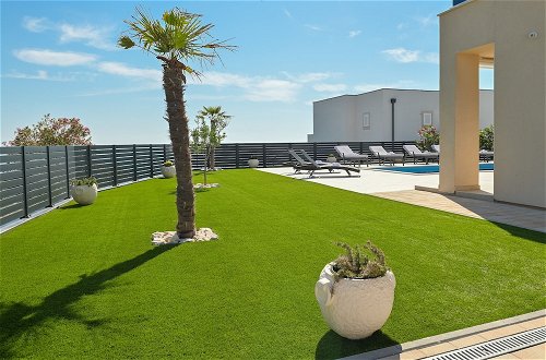 Photo 23 - Luxury Villa Horizon with Private Pool
