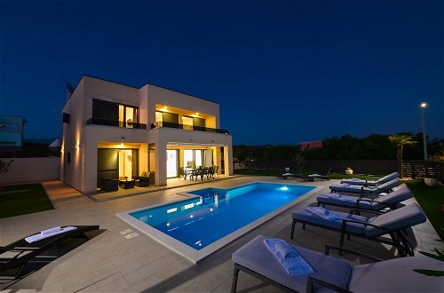 Photo 25 - Luxury Villa Horizon with Private Pool
