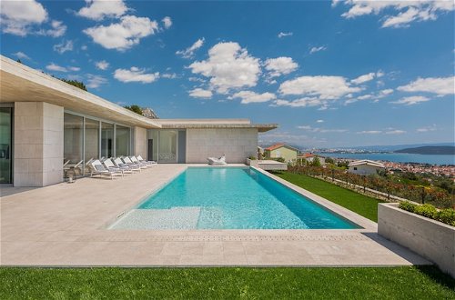 Foto 30 - Villa Radun Home with Grand Heated Pool