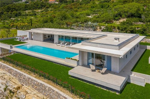 Foto 44 - Villa Radun Home with Grand Heated Pool