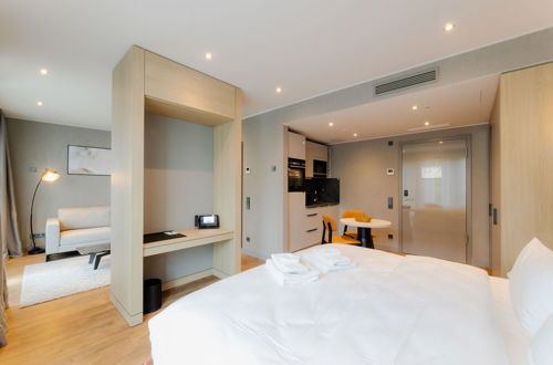 Photo 14 - Fourty Three Luxury Serviced Apartments