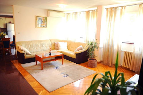 Photo 12 - Family Apartment Teo