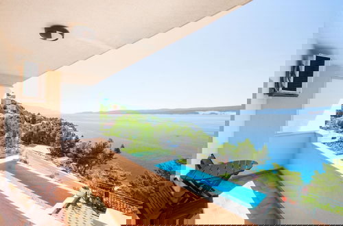 Photo 16 - Charming Seaside Apartment