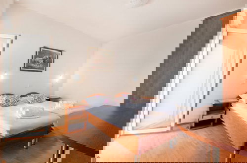 Photo 18 - Charming Seaside Apartment