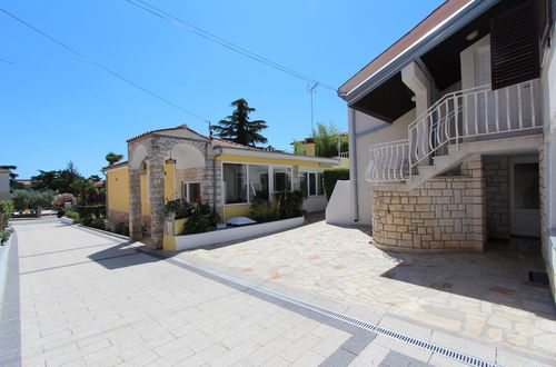 Photo 2 - Apartments Knezovic