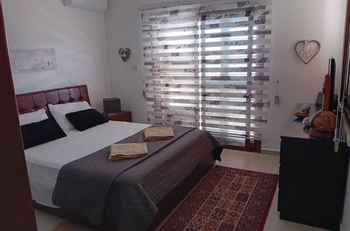 Photo 4 - Inviting 3-bed Villa in Kayalar