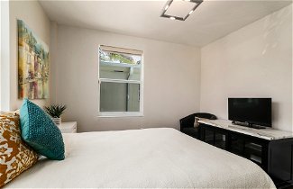 Photo 3 - 2 bedroom 2 bath apt in South Beach