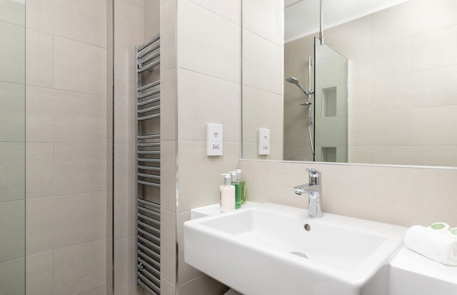 The Lincoln Suites - Photo 33