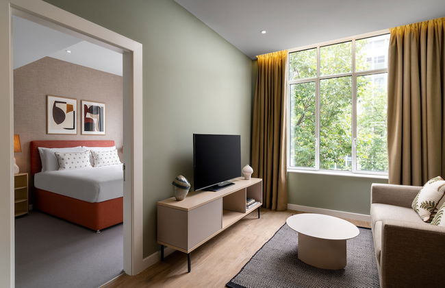 The Lincoln Suites - Photo 1