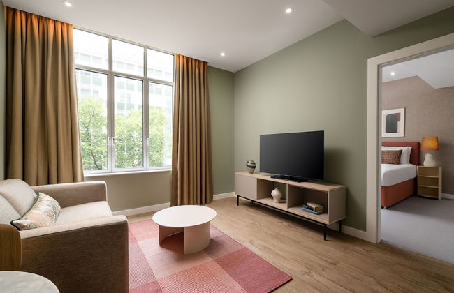The Lincoln Suites - Photo 25