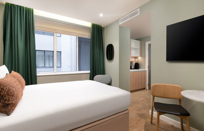 The Lincoln Suites - Photo 4