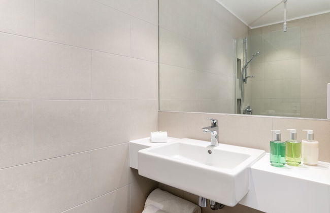 The Lincoln Suites - Photo 31