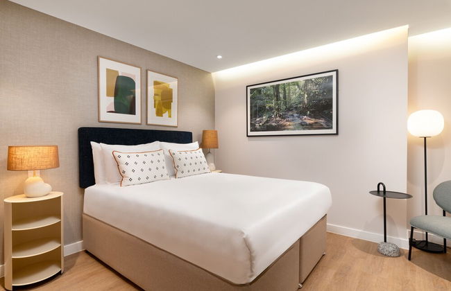 The Lincoln Suites - Photo 8