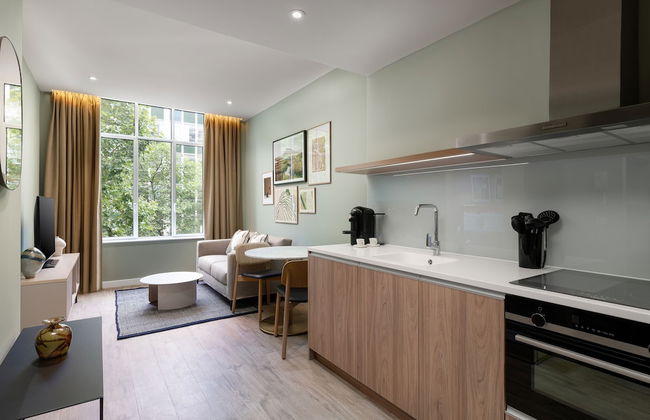 The Lincoln Suites - Photo 26