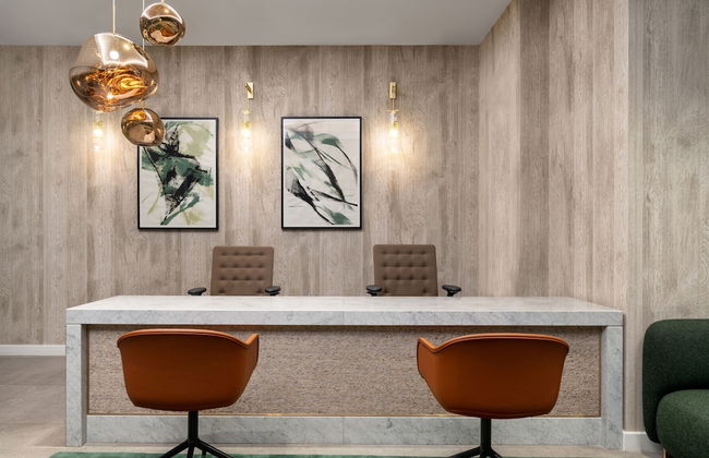 The Lincoln Suites - Photo 3
