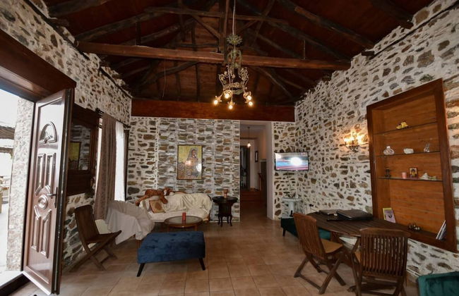Villa in Malaki in Sea With Playground - Photo 39