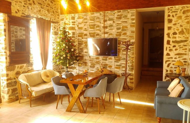 Villa in Malaki in Sea With Playground - Photo 15