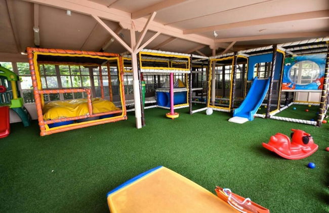 Villa in Malaki in Sea With Playground - Photo 32