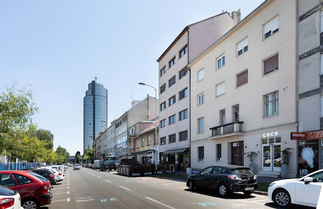 Spacious 2bdr Apartment With a Cute Balcony - Photo 22