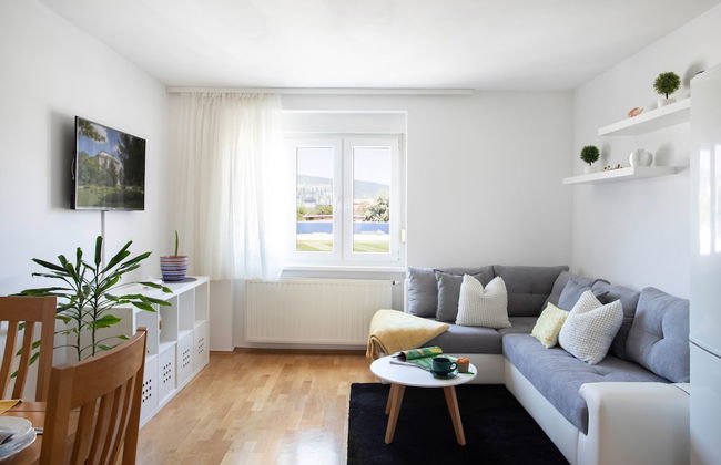 Spacious 2bdr Apartment With a Cute Balcony - Photo 10