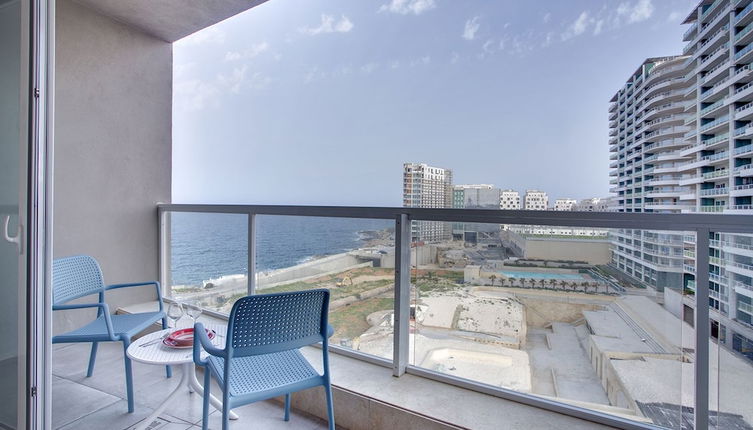 Photo 1 - Modern Seaview Apartment In a Prime Location