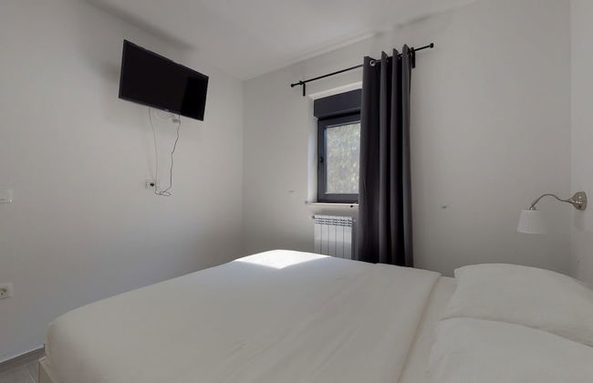 2 Bed House - Sleeps 4 - Hottub - Garden - Parking - Foto 2