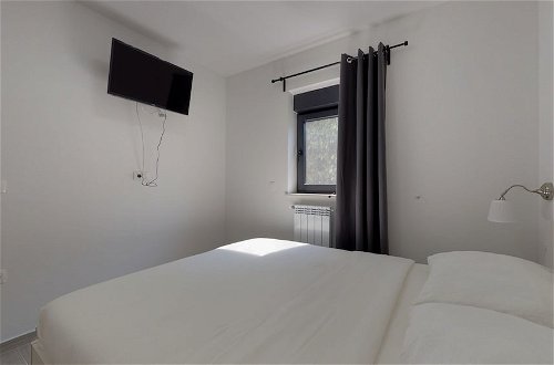 Foto 2 - Lovely 2-bed Apartment in Drenje Near Rabac