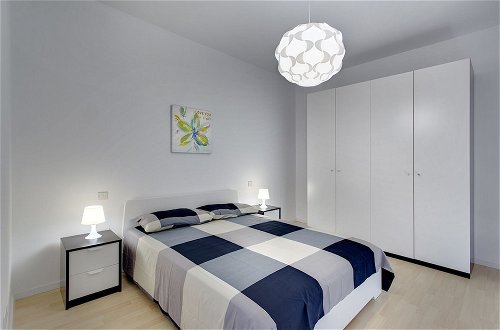 Photo 2 - Modern 2 Bedroom Seaview Apartment