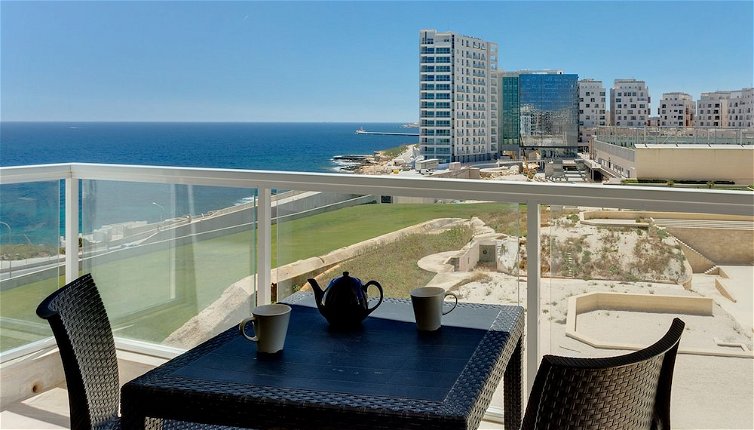 Foto 1 - Modern Apartment With Stunning Seaviews