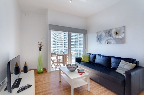 Foto 9 - Modern Apartment With Stunning Seaviews