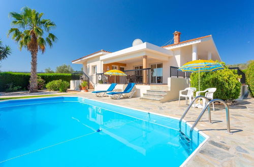 Foto 1 - Villa Chrystalla Large Private Pool Walk to Beach Sea Views A C Wifi - 2186