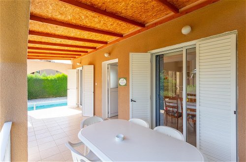 Photo 2 - Villa Lela Pente Large Private Pool Walk to Beach A C Wifi Car Not Required Eco-friendly - 2167