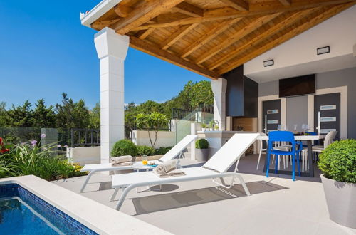Foto 79 - Beachfront Villa Azzurro With Pool