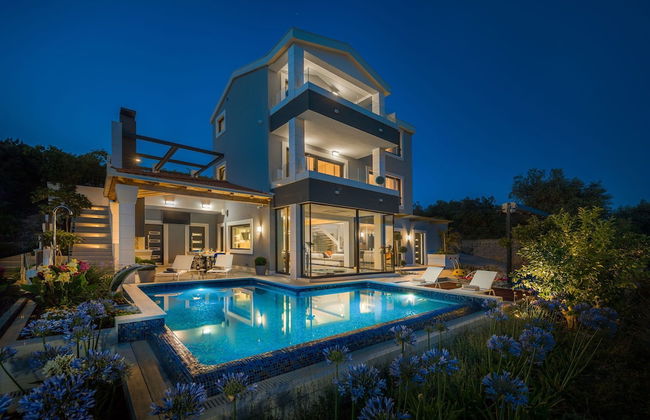 Beachfront Villa Azzurro With Pool - Foto 1