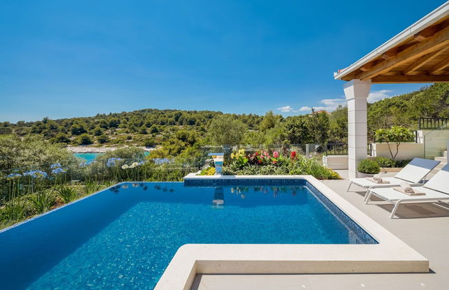 Beachfront Villa Azzurro With Pool - Foto 49