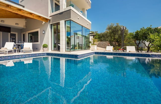 Beachfront Villa Azzurro With Pool - Foto 53