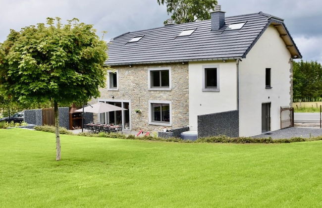 Tranquil Holiday Home in Manhay with Hot Tub near Ski Area - Foto 1