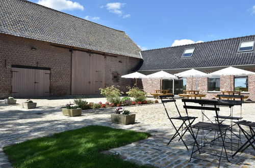 Photo 12 - Spacious Holiday Home With Pond in Poperinge