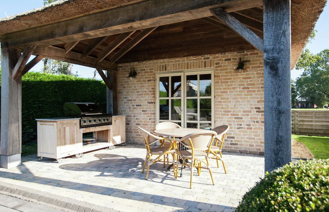 Classy Holiday Home in Aartrijke With Private Swimming Pool - Photo 29