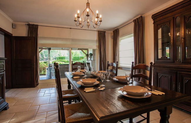 Classy Holiday Home in Aartrijke With Private Swimming Pool - Photo 31