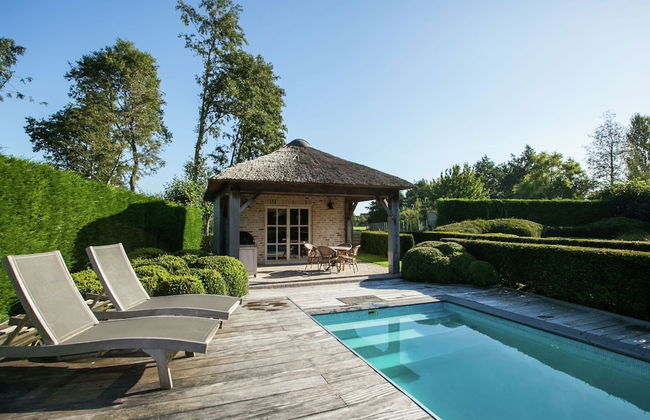 Classy Holiday Home in Aartrijke With Private Swimming Pool - Photo 24