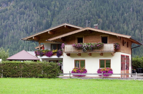 Photo 22 - Apartment With a Joint Pool in Watring