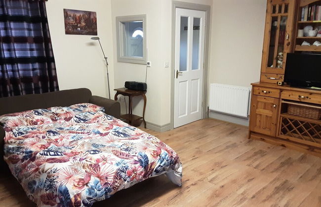 2 Bed Cottage - Sleeps 6 - Parking - Wifi - Foto 1